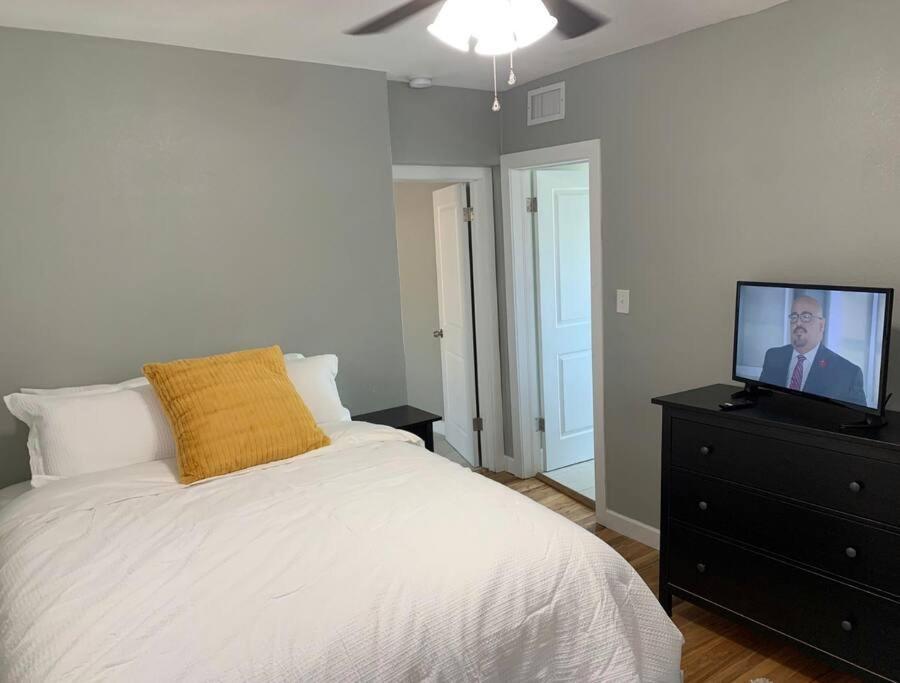 Comfortable Suite With Private Entrance & Private Bathroom El Paso Esterno foto