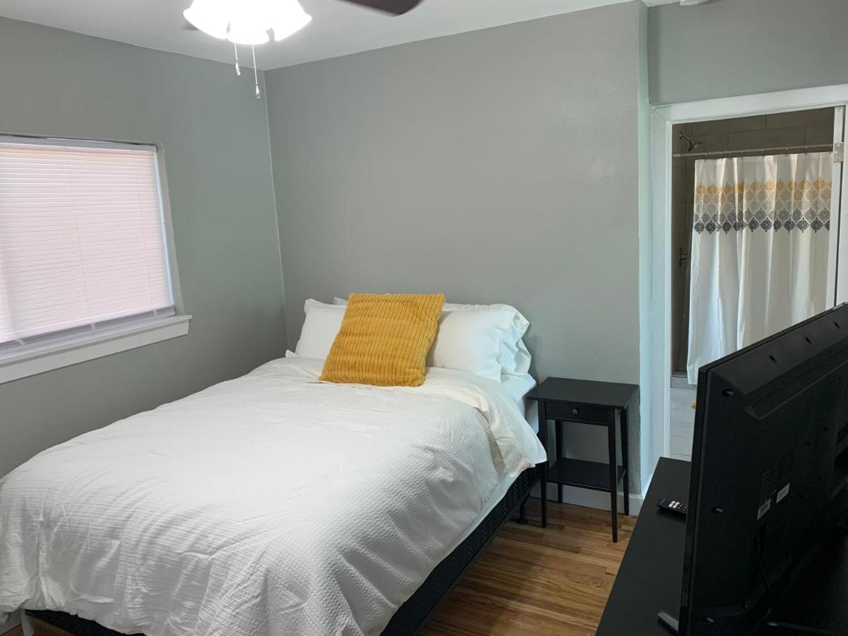 Comfortable Suite With Private Entrance & Private Bathroom El Paso Esterno foto